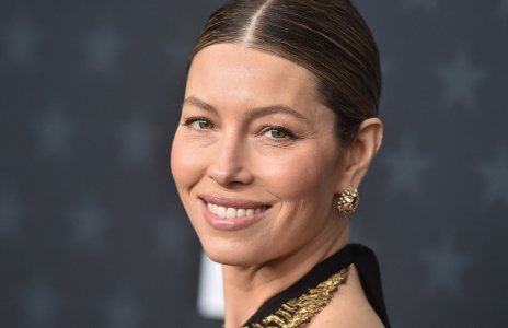 Jessica_Biel_at_the_31st_Annual_Critics_Choice_Awards_in_Santa_Monica_01-04-2026_2__11_.jpg