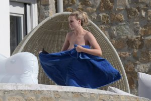 Perrie Edwards Topless - TheFappeningBlog.com 16.jpg