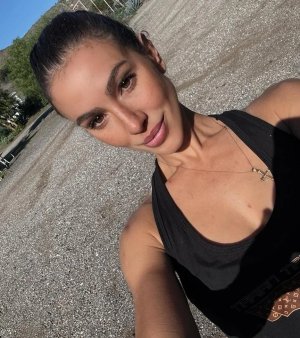 Chrysti Ane - selfie 2.jpg