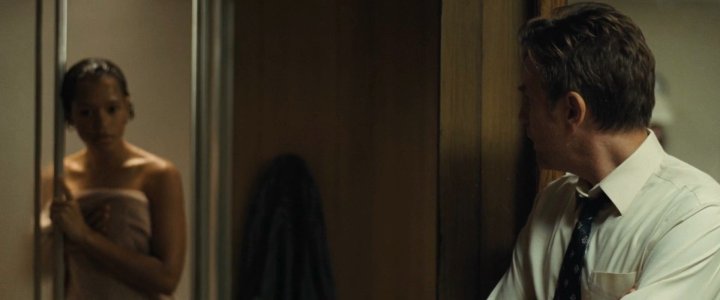 Taylor Russell - Mother, Couch (2023) DHIaE0aV_o.jpg