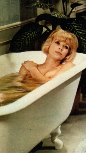 Mireille_Darc_123_620lo.jpg