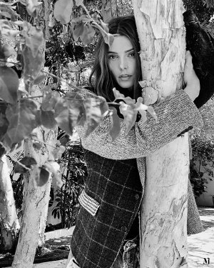 Ashley-Greene-Sexy-In-Hans (3).jpg