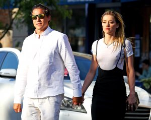 Amber Heard Braless - TheFappeningBlog.com 1.jpg