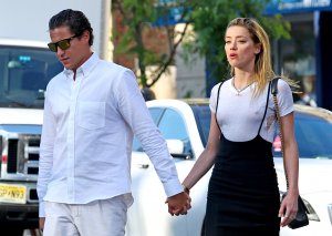 Amber Heard Braless - TheFappeningBlog.com 5.jpg