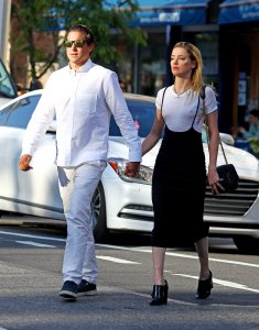 Amber Heard Braless - TheFappeningBlog.com 2.jpg