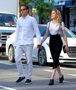 Amber Heard Braless - TheFappeningBlog.com 4.jpg
