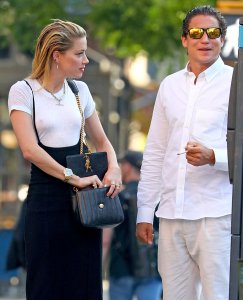 Amber Heard Braless - TheFappeningBlog.com 10.jpg