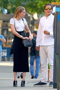 Amber Heard Braless - TheFappeningBlog.com 9.jpg