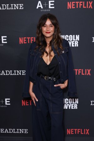 emmanuelle-chriqui-at-the-lincoln-lawyer-season-4-premiere-01-28-2026-2.jpg