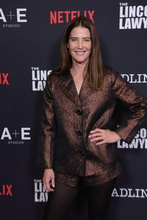 cobie-smulders-at-the-lincoln-lawyer-season-4-premiere-01-28-2026-3.jpg
