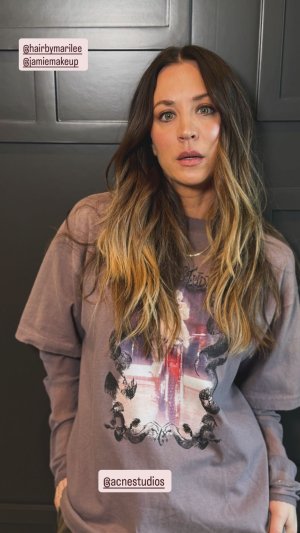 Kaley Cuoco - Cute 1.jpg