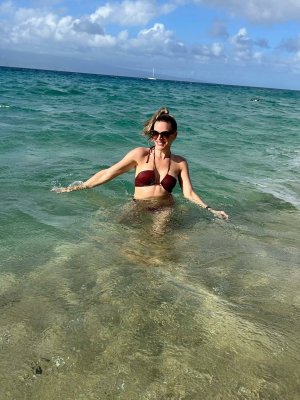 Karen Cliche - Bikini Throwback ME19QQQ8_o.jpg