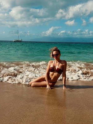 Karen Cliche - Bikini Throwback ME19QQQA_o.jpg