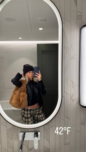 jordynjones-insta-20251205.jpg