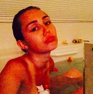 Miley-Cyrus-Sexy-6.jpg