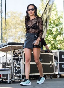 Zoe-Kravitz-Sexy-26.jpg