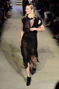 Candice-Swanepoel-Nipple-Slip-5.jpg Candice-Swanepoel-Nipple-Slip-5.jpg