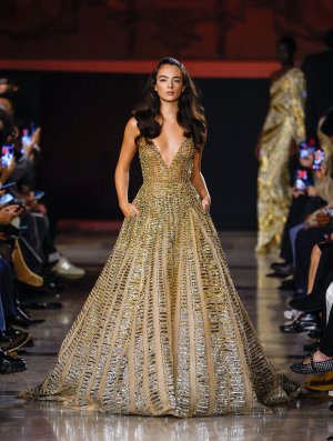 Deva_Cassel_walks_the_runway_during_the_Elie_Saab_HC_Week_SS26_show_at_the_Paris_FW_1.jpg Deva_Cassel_walks_the_runway_during_the_Elie_Saab_HC_Week_SS26_show_at_the_Paris_FW_1.jpg