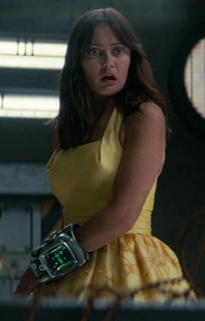 Ella Purnell (38).jpg