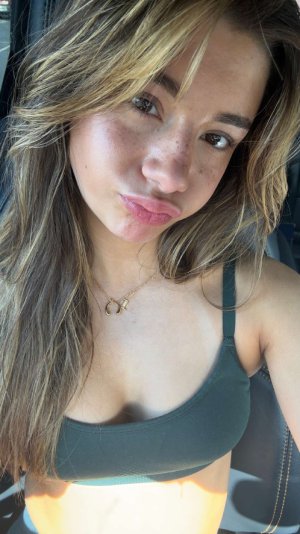 Mikayla Campinos (4).jpg