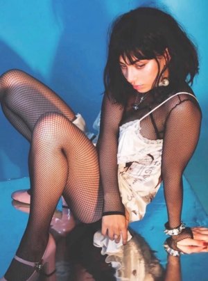 Charli  XCX 04.jpg