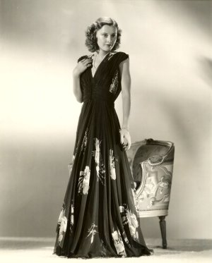 Barbara Stanwyck 1938 Photo by Ernest Bachrach -mhv1vt3biK1qa55qyo1.jpg