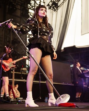 Lauren Mayberry 01003.jpg