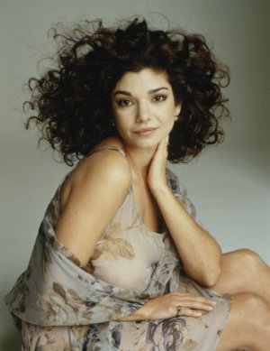 Laura San Giacomo (2).jpeg