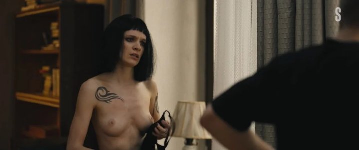 anna-zavtur-in-likhie-season-1-episode-6-2024 (2).jpeg