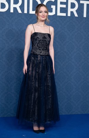 Hannah_Dodd_Bridgerton_Season_4_Masquerade_Ball_in_Madrid_1.jpg