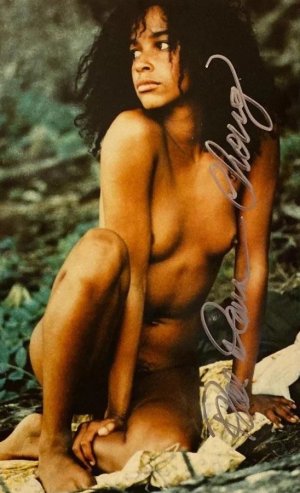rae-dawn-chong-1980s-v0-jjgak1r7g8nf1.jpeg