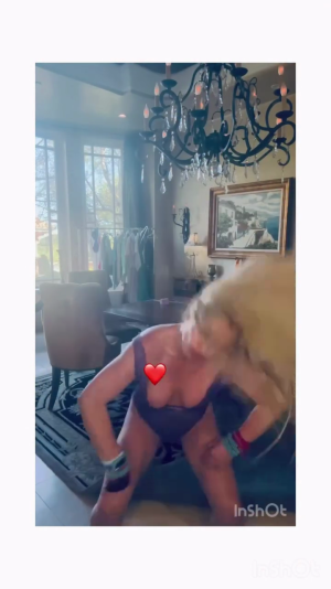 Britney_Spears_-_2026.03.04_-_IG_VID_cap_-_3.png