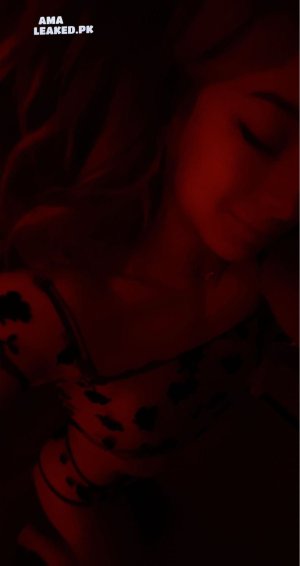 amaleaked.pk-Amber Glenn-2.jpeg