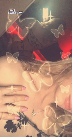 amaleaked.pk-Amber Glenn-4.jpeg