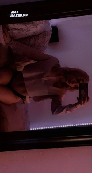 amaleaked.pk-Amber Glenn-19.jpeg