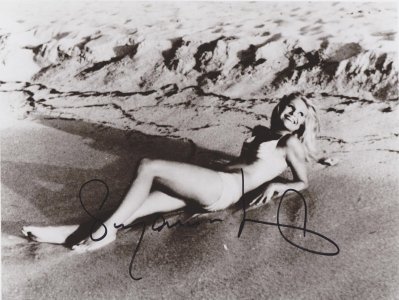 Suzanna Leigh (28).jpg