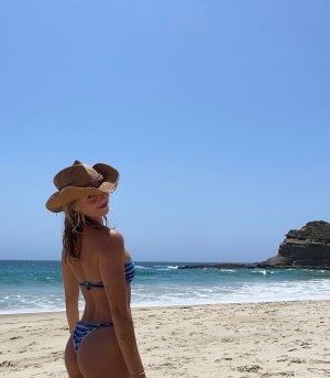 Claire Rosinkranz (7).jpg