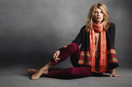 Angela_Lindvall_2012_Barefoot_561lo.jpg