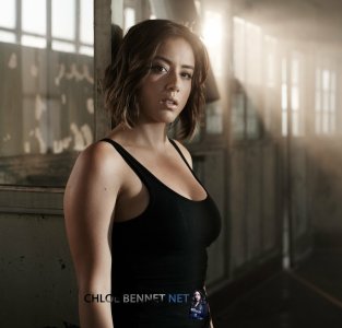 chloe-bennet_0931.jpg