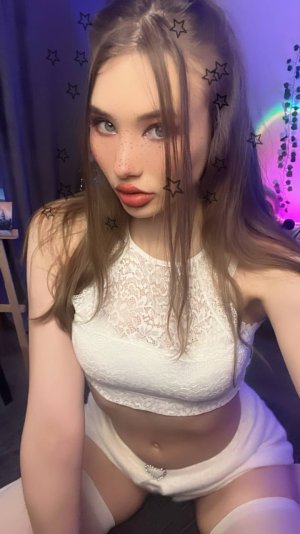 Sexy White Stream Outfit 06.jpg