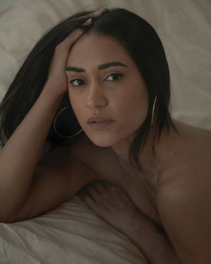 And another one by @cami.zole @camizole.prod.jpg