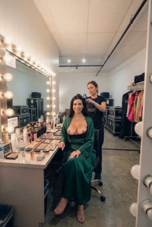 Dua Lipa - dressing room (3).jpg Dua Lipa - dressing room (3).jpg