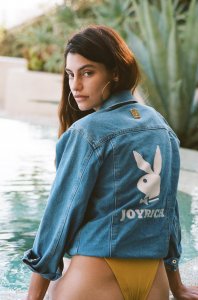 Yasmina Jones Nude - TheFappeningBlog.com 2.jpg