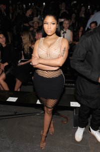 Nicki-Minaj-Areola-Peek-2.jpg
