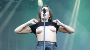 Tove-Lo-Tits-1.jpg