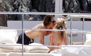 Gwyneth Paltrow - TheFappeningBlog.com 7.jpg