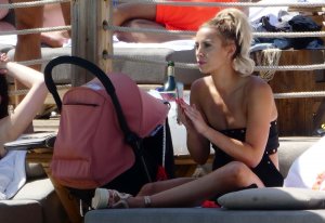 Ferne McCann Sexy & Topless - TheFappeningBlog.com 44.jpg