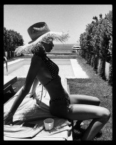 Emily Ratajkowski Sexy - TheFappeningBlog.com 2.jpg