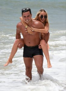 Isabelle Warburton Sexy - TheFappeningBlog.com 9.jpg