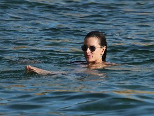 Alessandra Ambrosio Sexy - TheFappeningBlog.com 41.jpg